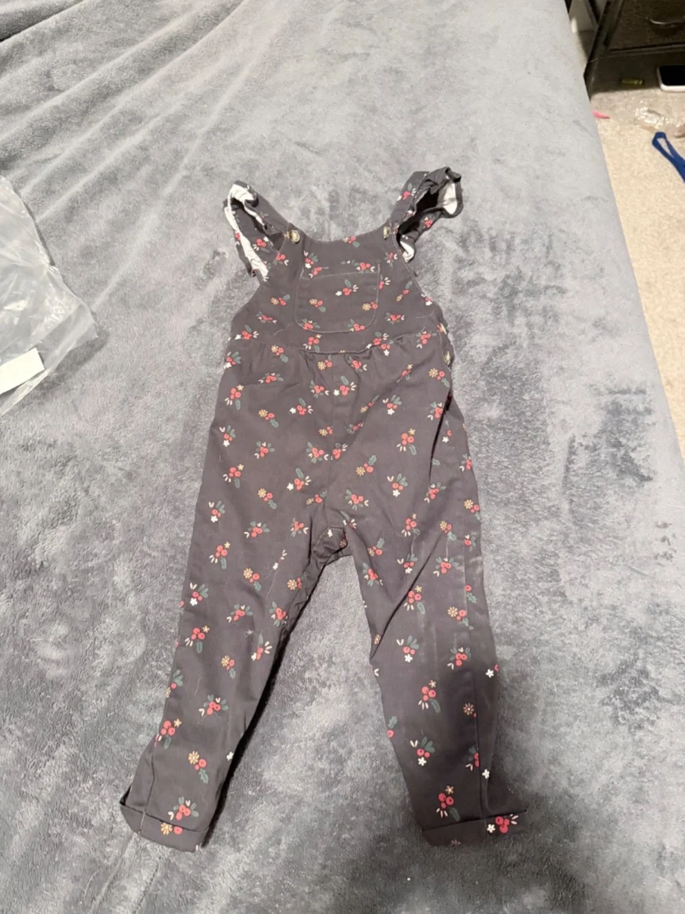 Girl Osh Kosh jean overalls girls size 24mo